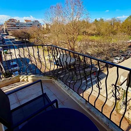 B2 Pausilipon Park Corner Kardítsa