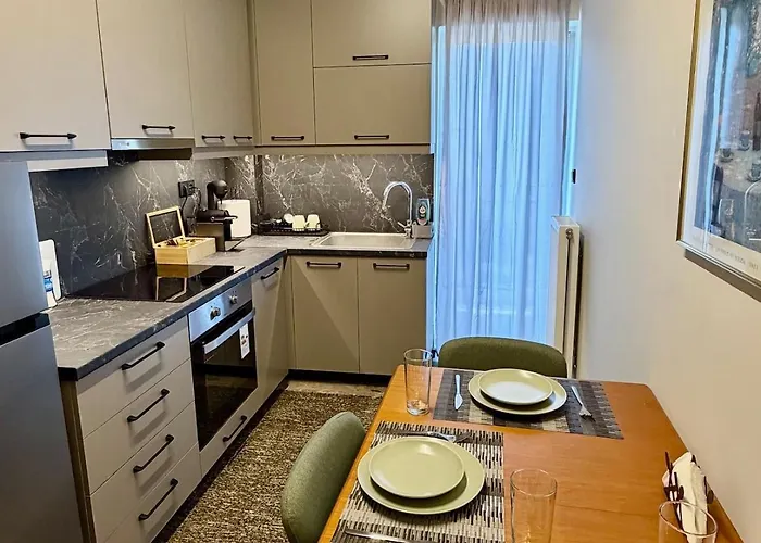 B2 Pausilipon Park Corner Kardítsa